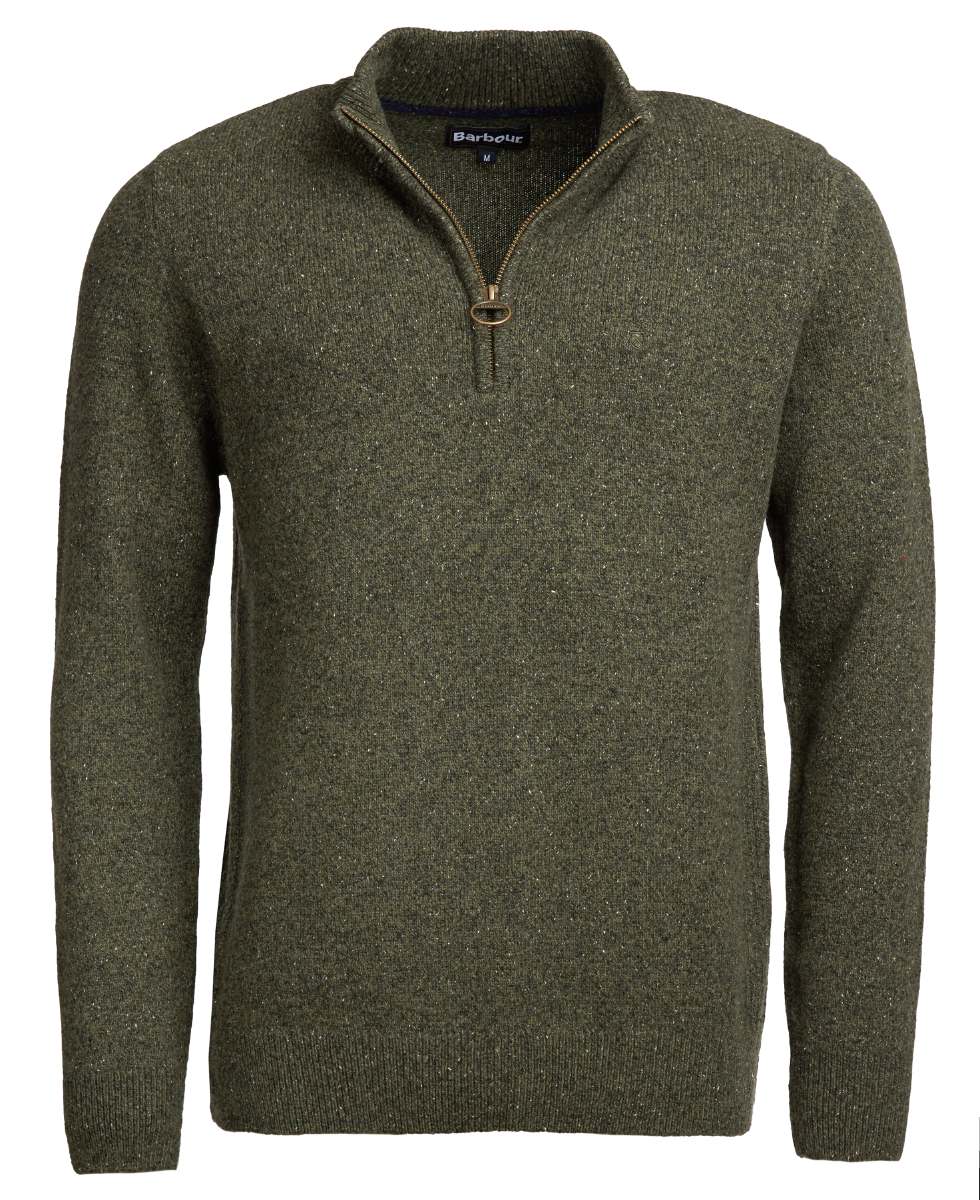 Ob Casual-Outfit oder Jagd – Der Barbour Essential Tisbury Half Zip Troyer für Herren ist unverzichtbar für Männer mit Stil.